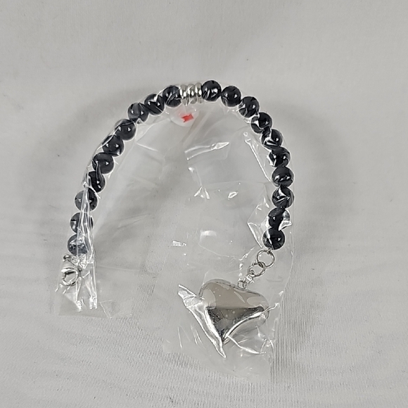 Black Beaded Bracelet with Heart Charm - Picture 1 of 4